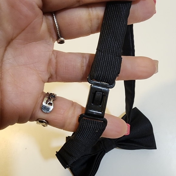 Men's Black Bow tie - Picture 4 of 4